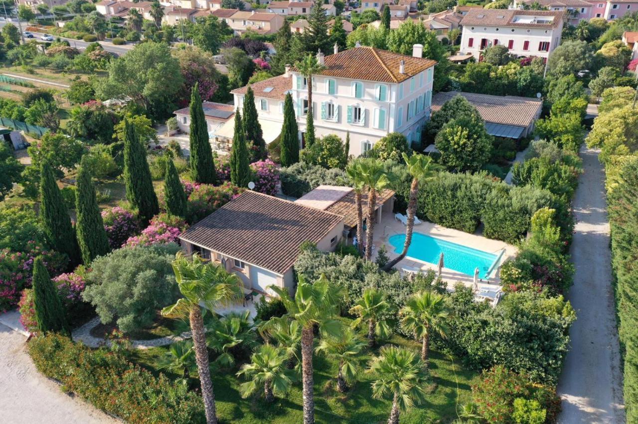 לינה וארוחת בוקר הייר Domaine De L'Aufrene מראה חיצוני תמונה